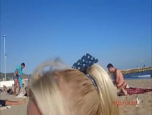 Caliente escena de sexo lésbico en la playa - Angelica Queen y Nikita Ways