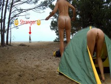 Cómo montar una tienda de campaña en la playa desnudo. Videotutorial.