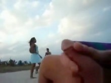 Fapping a mujeres negras fascinadas en la playa de Miami