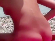 Linda chica nudista filmada voyeur en la playa