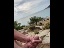 masturbándose en la playa nudista pública de Tasos